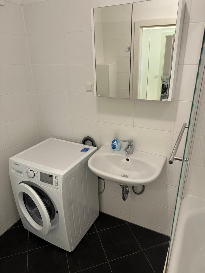 Hauptbahnhof Ferienwohnung Am Park Wien Eksteriør bilde